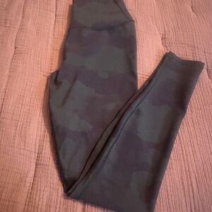 ALO Yoga Dark Camouflage Leggings